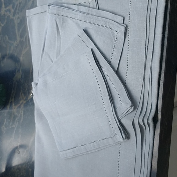 Vintage Cotton Linen Gray Tablecloth & Four Napkins- Card Table Size - Picture 2 of 4